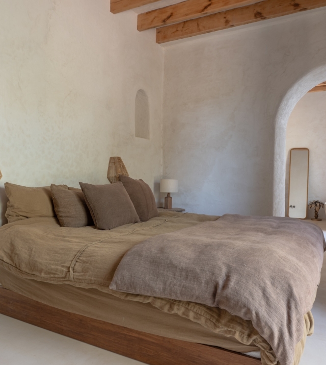 Resa estates ibiza villa Reno finca renovated te koop sale bedroom .jpg
